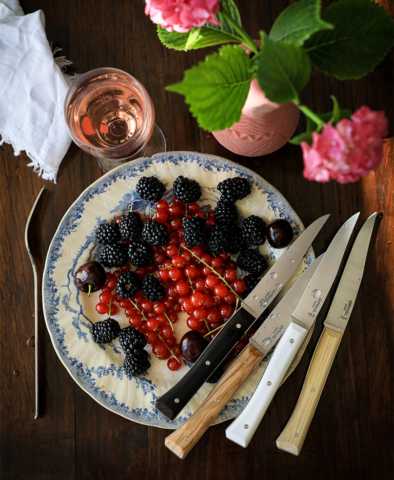 Facette: the new table knife collection