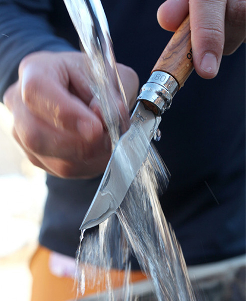 Cleaning your OPINEL
