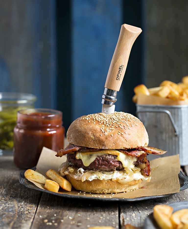 Burger tipico alla raclette di Savoia