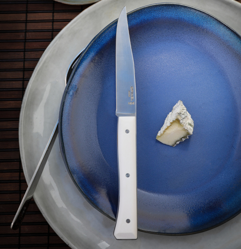 Set of 4 Facette White table knives