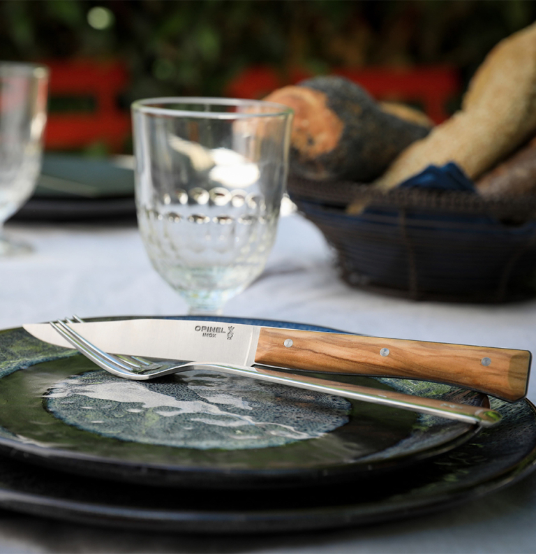Set of 4 Facette Olive Wood table knives