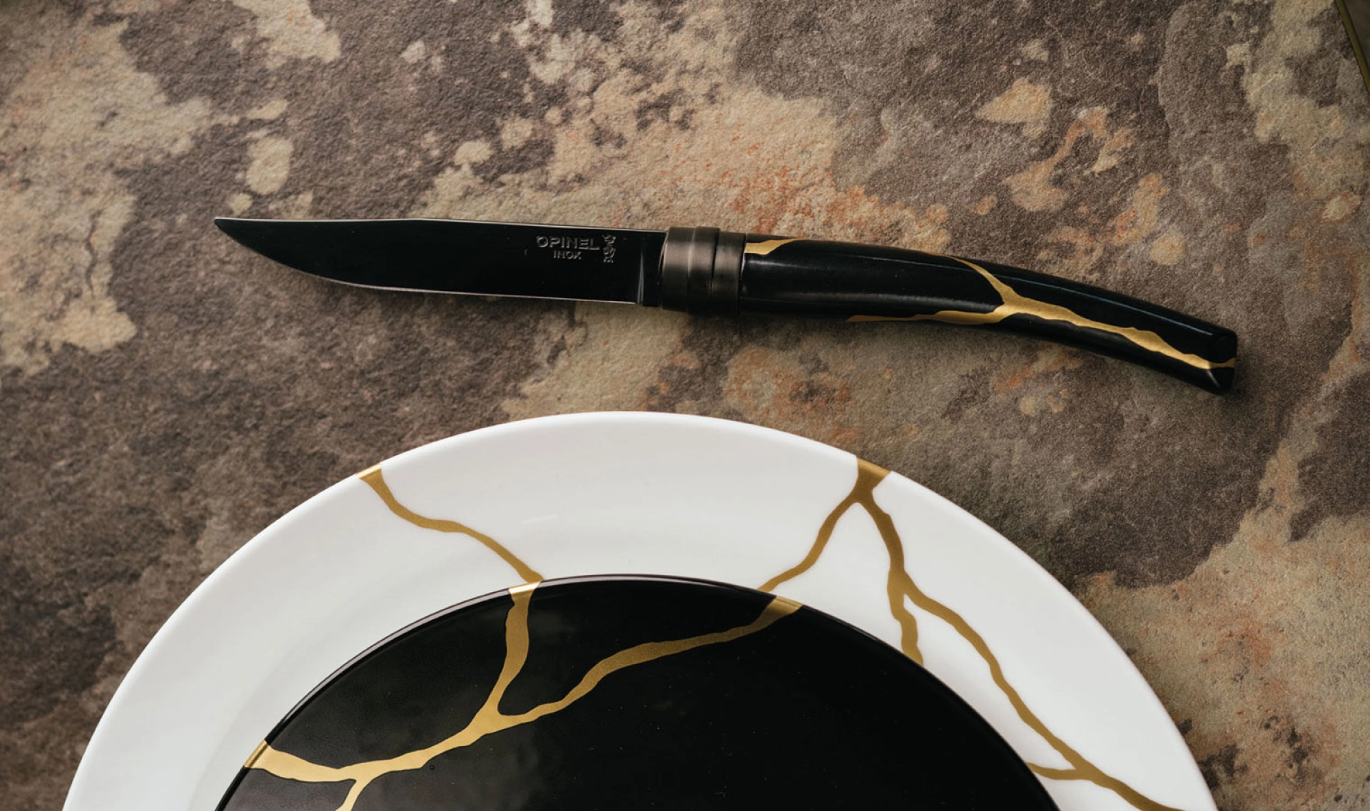 Opinel - Boxed set of 2 Kintsugi Charbon Lame Noire Bernardaud table knives - Stainless steel blade - Porcelain handle - Made in France